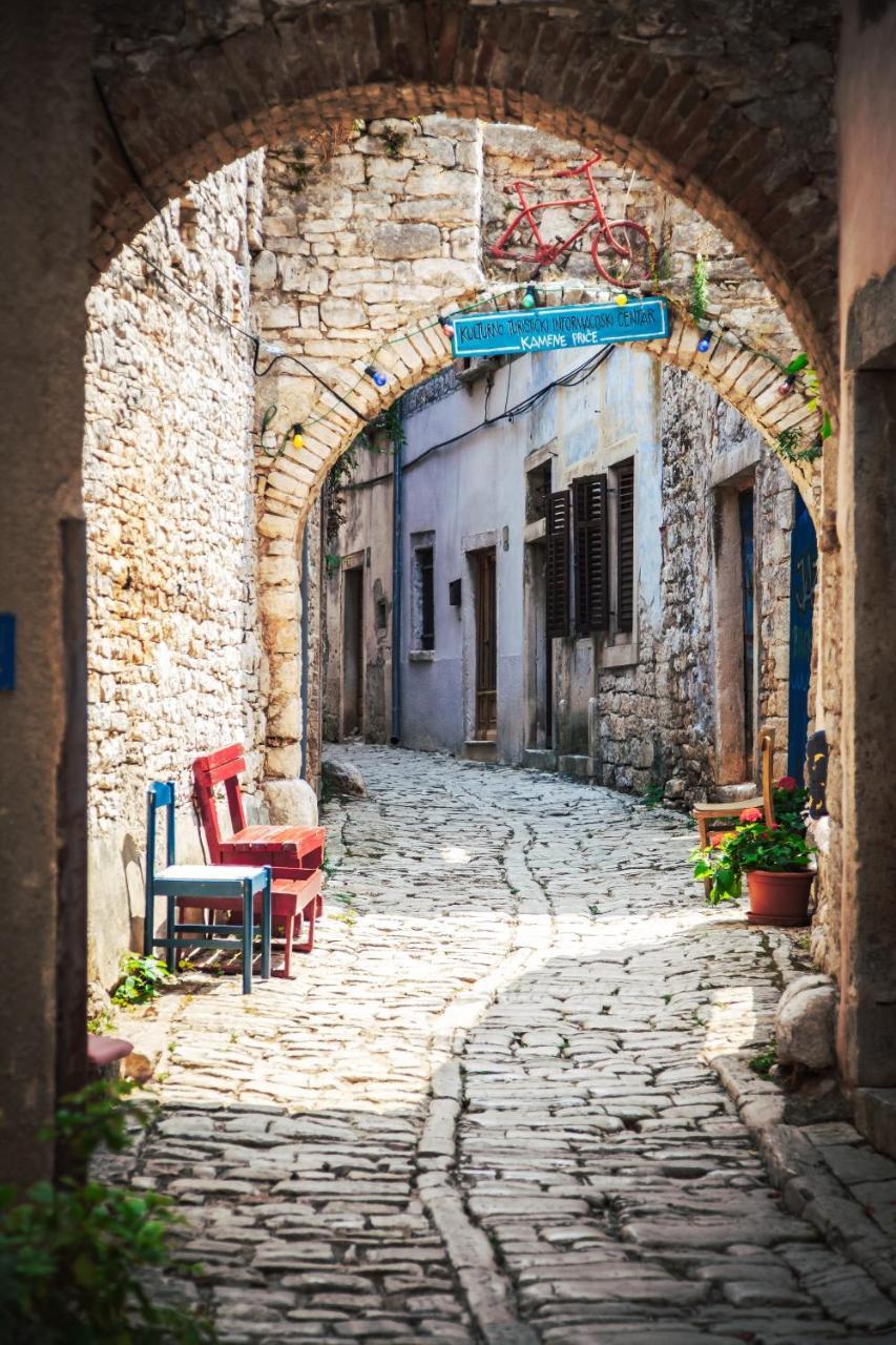 Apartment Castel Bale Εξωτερικό φωτογραφία
