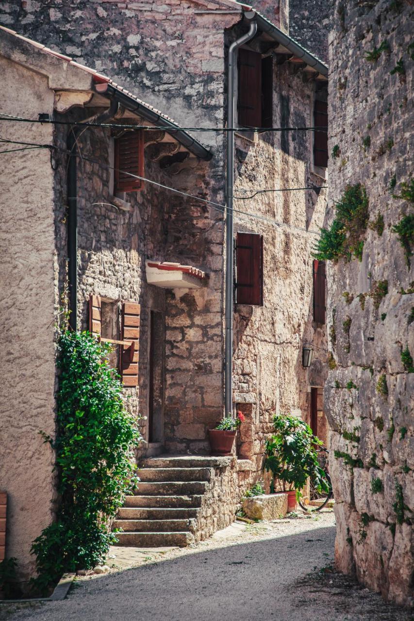 Apartment Castel Bale Εξωτερικό φωτογραφία
